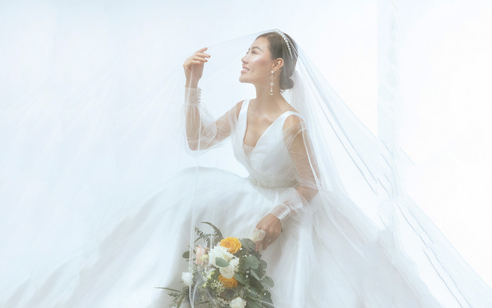 Sau 10 năm kết hôn, Thanh Hương vẫn 'run rẩy' khi mặc áo cưới làm cô dâu e lệ Ảnh 2