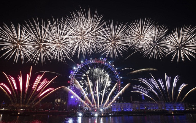 Tiệc pháo hoa mãn nhãn thắp sáng bầu trời thế giới chào đón năm mới 2020 Ảnh 2