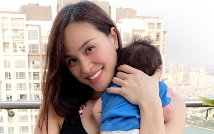 Siêu mẫu Phương Mai chia sẻ về cuộc sống 'bỉm sữa' sau 6 tuần sinh con Ảnh 2