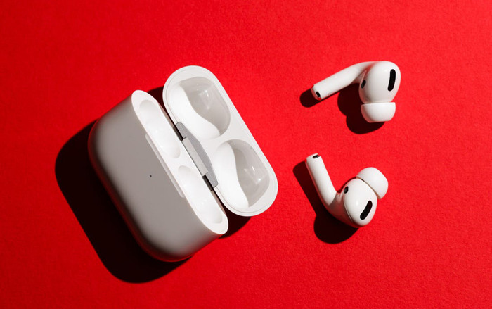 Apple cho người dùng khắc emoji lên hộp sạc tai nghe AirPods Ảnh 2