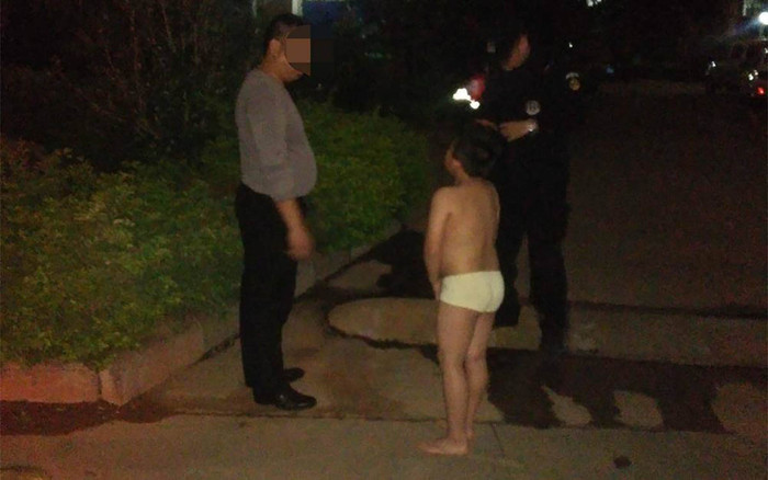 Cha phạt con trai mặc đồ lót đứng giữa đêm đông vì lý do khiến ai nghe cũng bức xúc Ảnh 2