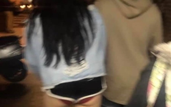 Cô gái gây xôn xao cộng đồng mạng vì mặc đồ thể thao lộ cả nội y Ảnh 2