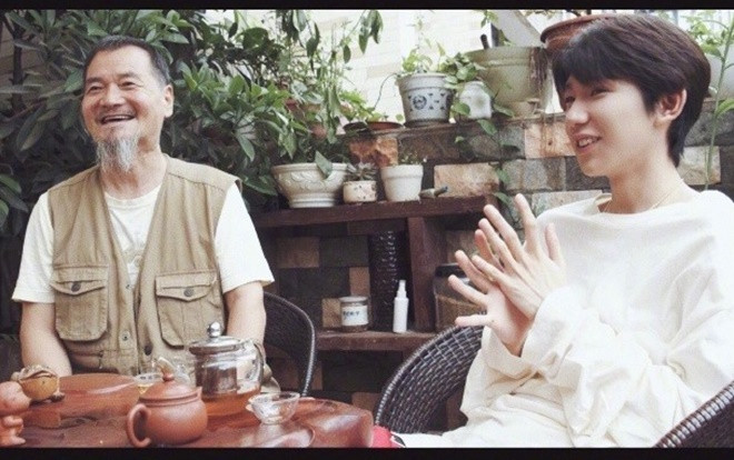 Vương Nguyên khởi động dự án phim tài liệu 'No Summer Like This Year', gây bất ngờ với sự tham gia của… ông nội Ảnh 2