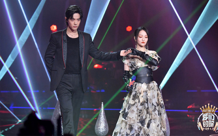 Tiêu Chiến khiến sân khấu sôi động, 'bốc cháy' với ca khúc The Scream song ca cùng Trương Thiều Hàm Ảnh 2