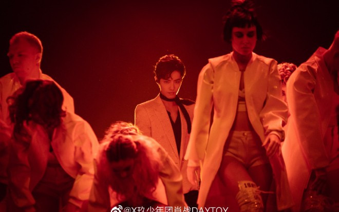 Tiêu Chiến đăng ảnh mèo rụng lông đã nhận được trăm ngàn like, độ nổi tiếng được như ngày hôm nay nhờ vào 3 lý do Ảnh 2