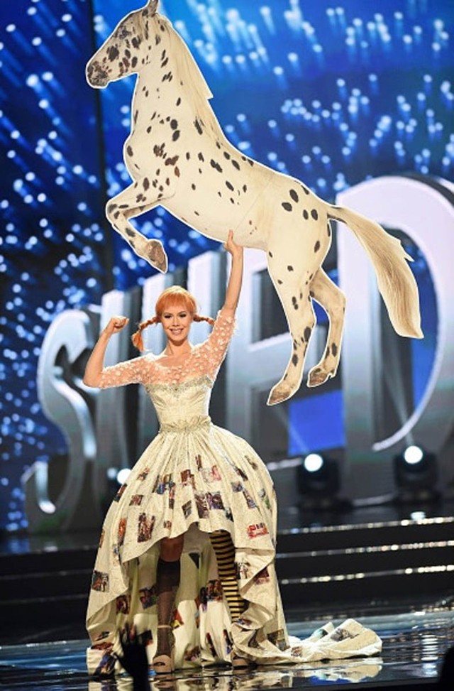 Thảm họa trang phục dân tộc tại cuộc thi quốc tế, đến người mặc có khi chẳng muốn ngắm lại Ảnh 4