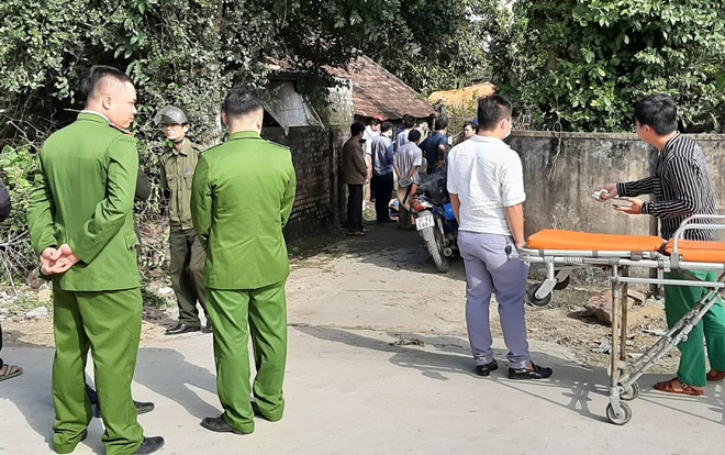 Phát hiện mẹ treo cổ, con tử vong trước sân tại nhà riêng Ảnh 2