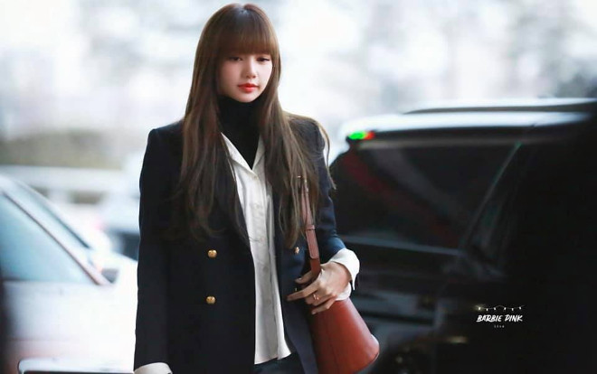 Lisa Black Pink kín bưng ra sân bay nhưng sương sương giá gần cả tỷ đồng Ảnh 2