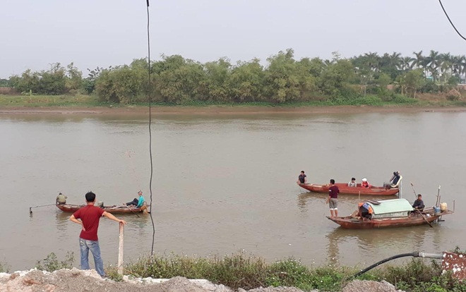 Lật thuyền chài lưới trong đêm 2 vợ chồng tử vong, 3 con nhỏ bơ vơ Ảnh 2