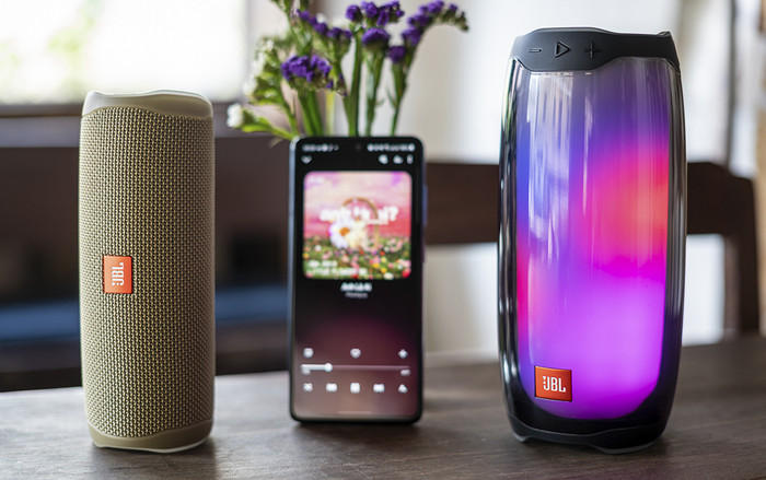 Dùng thử bộ đôi loa JBL Pulse 4 & Flip 5: Thiết kế đẹp, âm lớn, pin khoẻ Ảnh 2