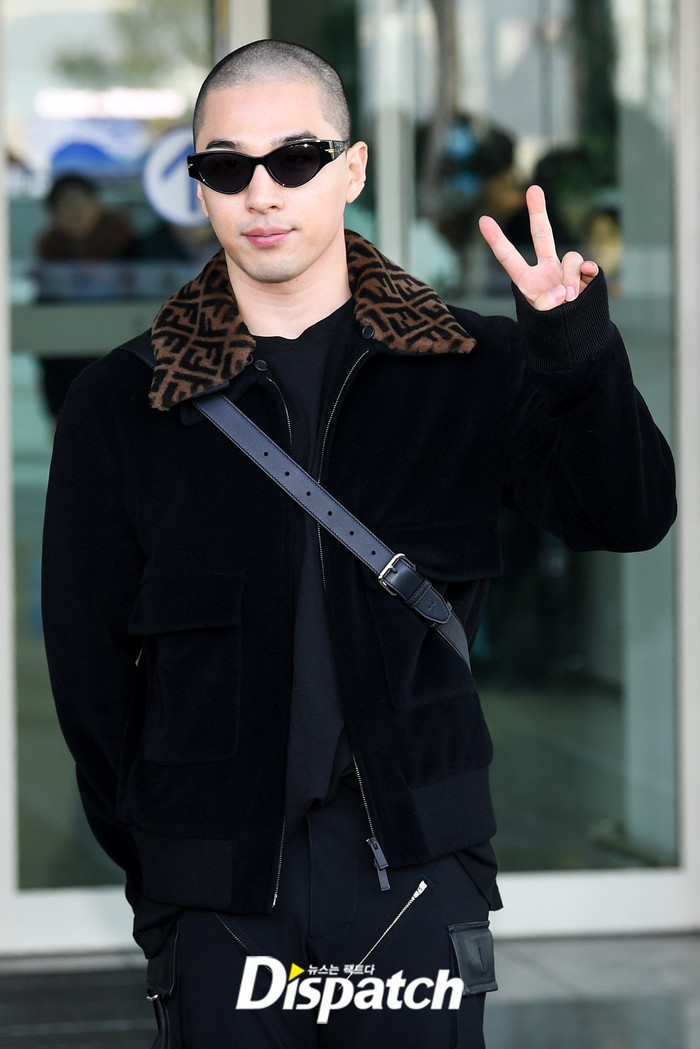 Changmin (DBSK) lộ diện sau tin hẹn hò, Super Junior - Taeyang và Cha Eun Woo gây sốt tại sân bay