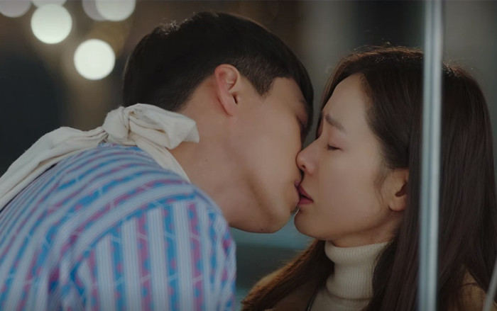 Hôn nhau say đắm dưới mưa, Huyn Bin và Son Ye Jin giúp phim 'Hạ cánh nơi anh' đạt kỷ lục rating mới Ảnh 2
