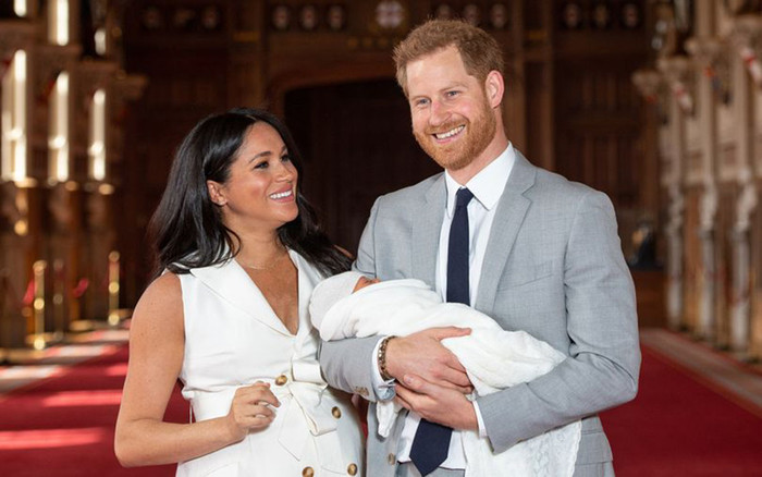 Đây là nguy cơ sẽ xảy đến với bé Archie nếu Harry và Meghan từ bỏ đội cận vệ Ảnh 2