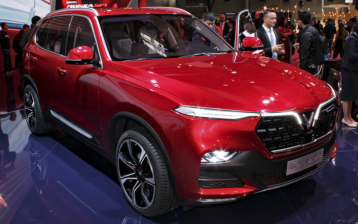 VinFast kiểm tra bơm trợ lực lái xe Lux Ảnh 2