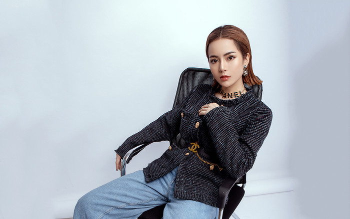 Cách nhanh nhất để bẻ khóa 'lời nguyền' già nua cũ kỹ của áo dạ tweed như Kim Thành Ảnh 2