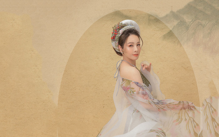 Hé lộ 'bí mật' về 12 bộ váy áo tiên nữ gợi cảm nhưng thanh tao của Nhật Kim Anh Ảnh 2