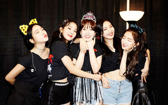 Fan 'rưng rưng' khi các thành viên Red Velvet nhắc về vai trò quý giá của Wendy trong concert tại Nhật Ảnh 2