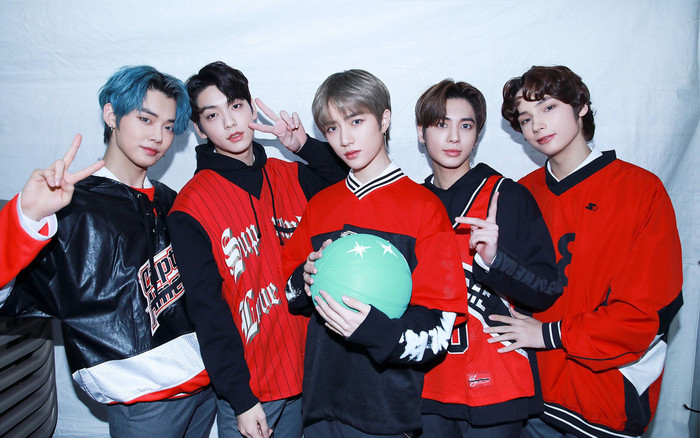 TXT áp lực thế nào khi suốt năm qua luôn bị gắn mác… đàn em BTS? Ảnh 2