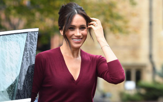 Meghan Markle hồn nhiên lái xe vi vu ở Canada, hoàng tử Harry họp kín căng thẳng với hoàng gia Ảnh 2