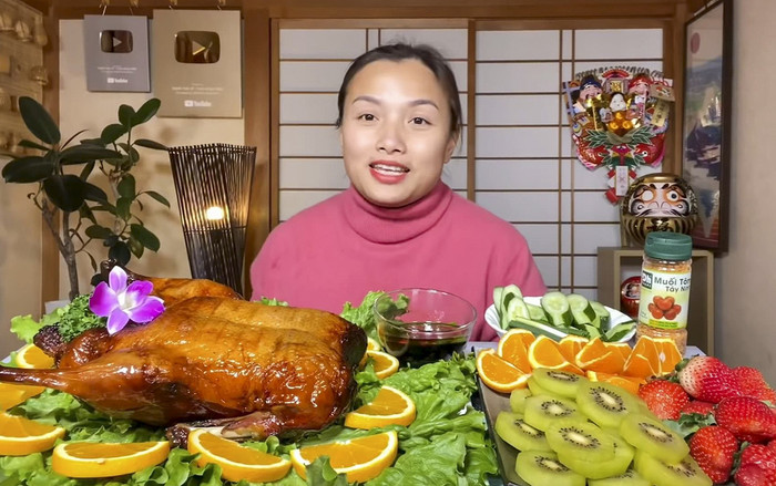 Động thái mới nhất của Quỳnh Trần JP sau khi bị YouTube tắt bình luận, hạn chế kiếm tiền Ảnh 2