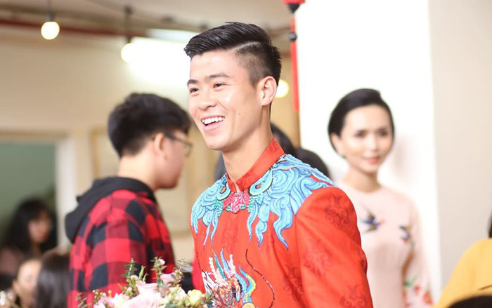 Chú rể Duy Mạnh điển trai 'hết nấc' sang nhà Quỳnh Anh đón dâu Ảnh 2