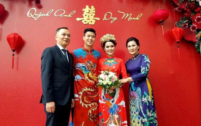 Duy Mạnh làm đám hỏi với Quỳnh Anh: 'Bàn thắng vàng' cho chuyện tình đẹp Ảnh 2