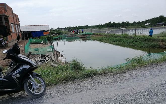 Nạo vét vuông tôm, người dân tá hỏa phát hiện các vật nghi là xương người Ảnh 2