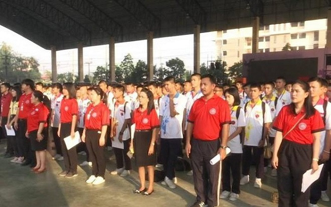 Một trường học Thái Lan đo decibel tiếng hát học sinh trong buổi chào cờ bị chỉ trích dữ dội Ảnh 2