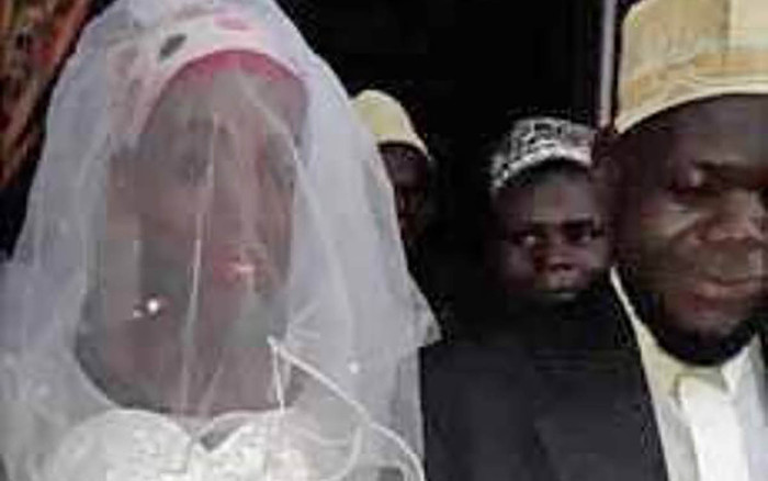 Vợ nhất quyết không chịu thay đồ lúc ngủ, chồng sốc nặng khi biết sự thật phía sau Ảnh 2