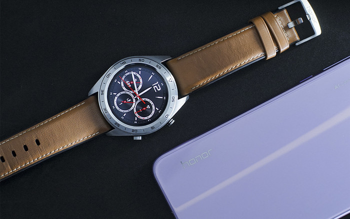 Những thiết bị đeo thông minh đáng mua nhất đầu năm 2020 để khởi đầu một năm trọn vẹn Ảnh 2