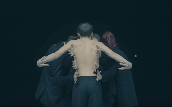 BTS chính thức 'nổ pháo' comeback đầu tiên trong năm 2020 với MV vũ đạo đậm tính nghệ thuật Ảnh 2