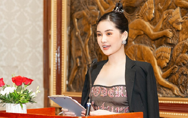 Sau khi tốt nghiệp Thạc sĩ loại ưu tại Anh, người đẹp Lê Âu Ngân Anh hé lộ mục tiêu trở thành giảng viên trong năm mới Ảnh 2