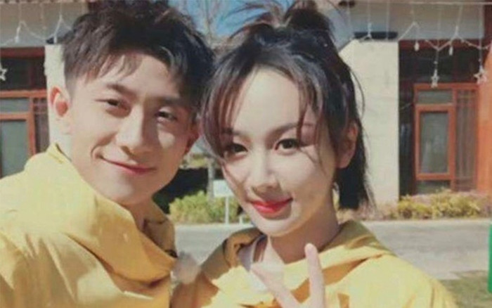 Nắm tay Dương Tử trên sân khấu, Trương Nhất Sơn bị ném đá không xứng đứng cùng cô bạn thân Ảnh 2