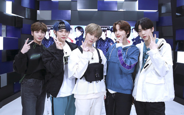TXT trở thành nghệ sĩ Hàn Quốc đầu tiên biểu diễn show âm nhạc nổi tiếng Nhật Bản trong năm 2020 Ảnh 2