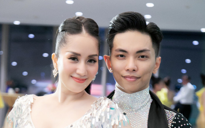 Khánh Thi - Phan Hiển say đắm khiêu vũ bên nhau trong show cuối cùng trước khi nghỉ Tết Ảnh 2