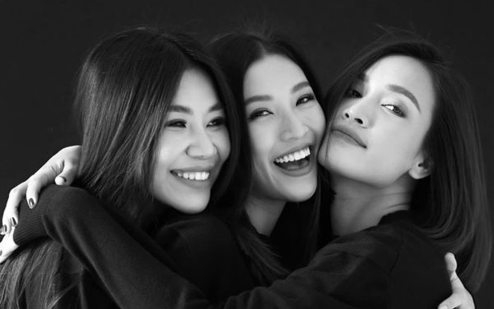 Hoàng Oanh tung bộ ảnh thanh xuân cùng với bạn thân đẹp đến mê hồn Ảnh 2