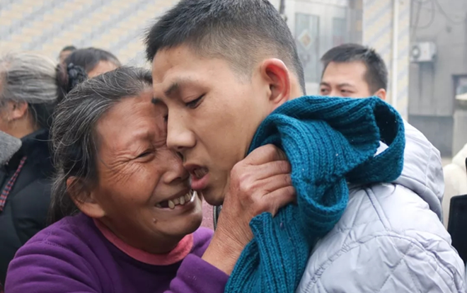 Người đàn ông tâm thần đoàn tụ gia đình sau 10 năm lưu lạc đúng dịp Tết Ảnh 2