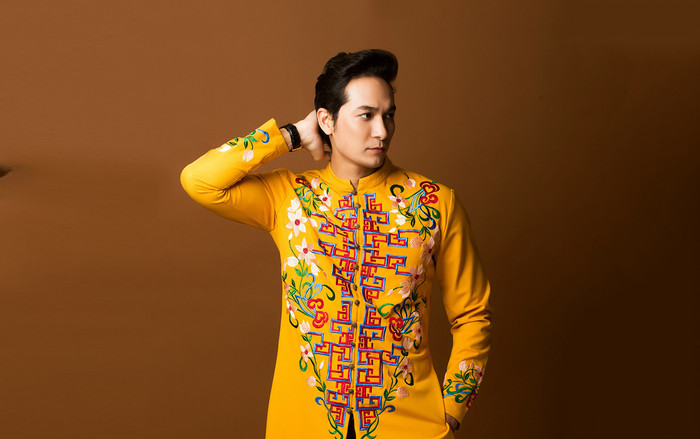 Gợi ý chọn áo dài đón Tết cho các quý ông sang trọng mà vẫn tinh giản Ảnh 2