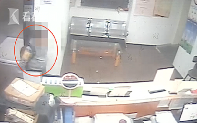 Áp lực thành tích, học sinh tiểu học bỏ nhà đi bụi rồi xin làm nhân viên khách sạn Ảnh 2