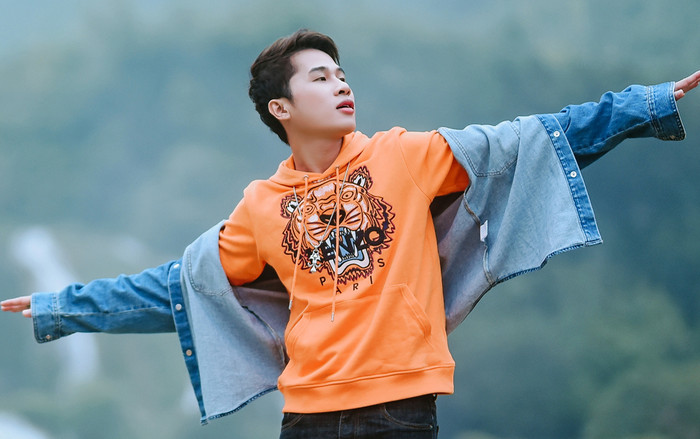 Jack bịt kín mặt, gặp fan chớp nhoáng hậu lùm xùm với K-ICM Ảnh 2