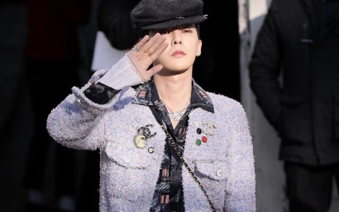 Hoàng tử thời trang G-Dragon phủ sóng toàn cầu khi dự show Chanel được Vogue ca ngợi hết lời Ảnh 2