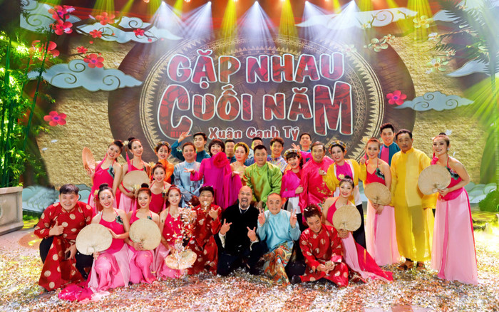 NTK Đức Hùng tiết lộ bí mật phía sau trang phục chương trình Gặp nhau cuối năm Tết Canh Tý Ảnh 2