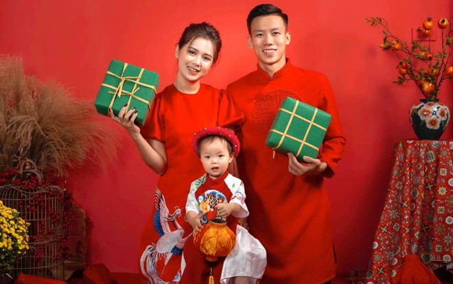 Quế Ngọc Hải lãng mạn bên vợ chờ đón Tết Nguyên đán Ảnh 2