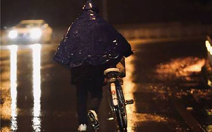 Đêm giao thừa ở Vũ Hán: Đường phố vắng teo, người dân chúc mừng năm mới qua điện thoại Ảnh 2