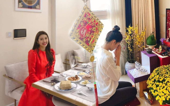 Thăm nhà Hoa hậu Việt ngày Tết Canh Tý: Cún cưng của Khánh Vân cực yêu, Thuý Vân đầy ắp xôi giò Ảnh 2