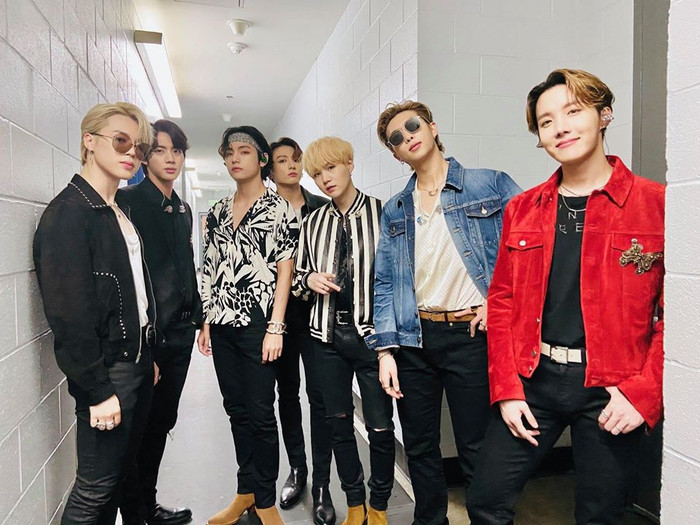 BTS hậu Grammy 2020: Jungkook lọt top xu hướng hơn 20 quốc gia, V lại được fan quốc tế 'lùng sục' khắp nơi