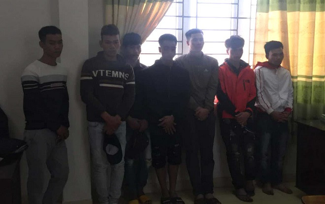 Nhóm thanh niên đốt pháo đánh trọng thương thiếu tá công an Ảnh 2