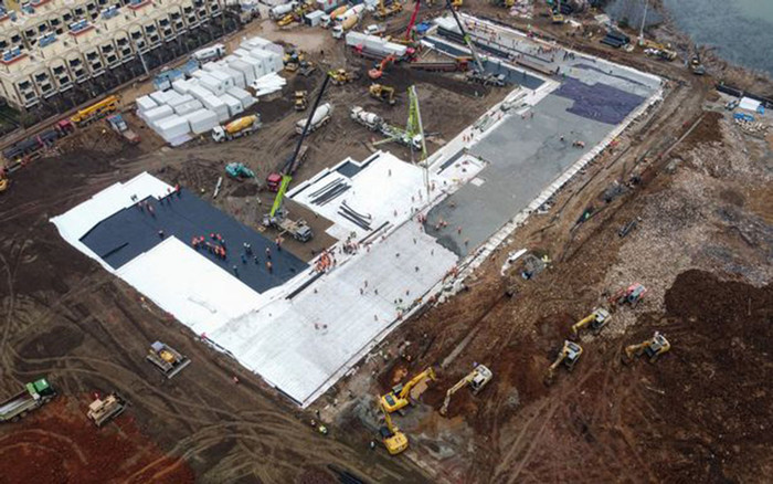 Cận cảnh Trung Quốc xây dựng bệnh viện dã chiến chỉ trong 10 ngày để đối phó virus corona Ảnh 2