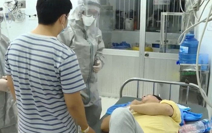 Cập nhật tình hình mới nhất của hai bệnh nhân nhiễm virus corona tại bệnh viện Chợ Rẫy: Một người khỏi bệnh, người còn lại đã tỉnh ăn ngủ được Ảnh 2