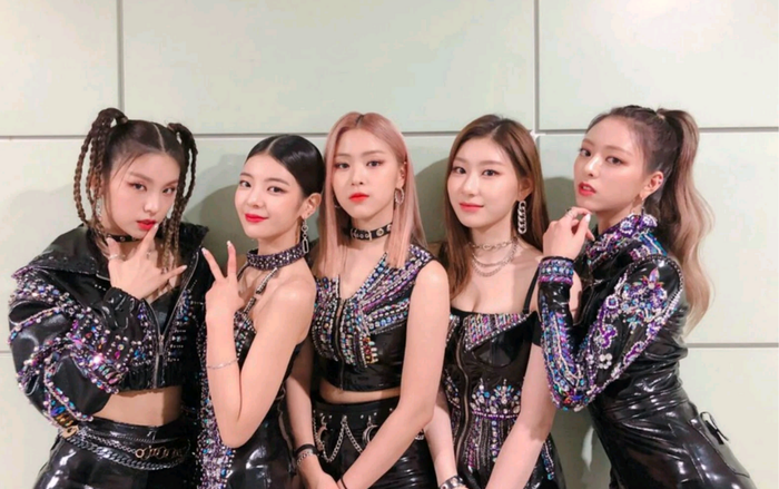 'The Fact Music Award 2020' công bố đội hình sao nữ thứ hai Ảnh 2